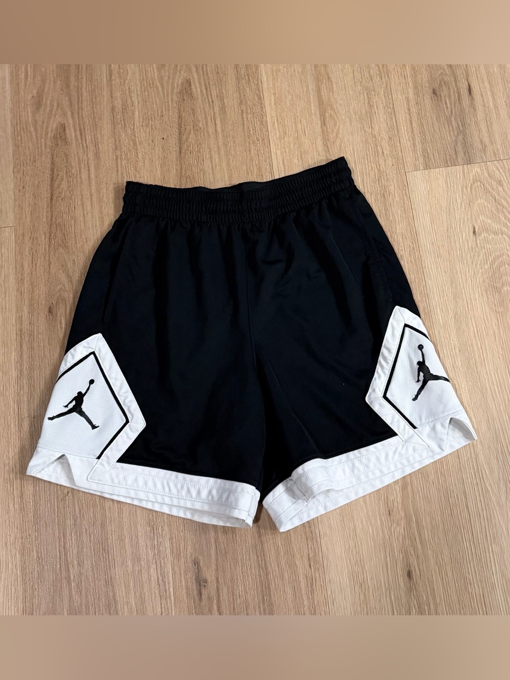Jordan Sport Women’s Diamond Shorts Mesh Athletic Black White size Medium